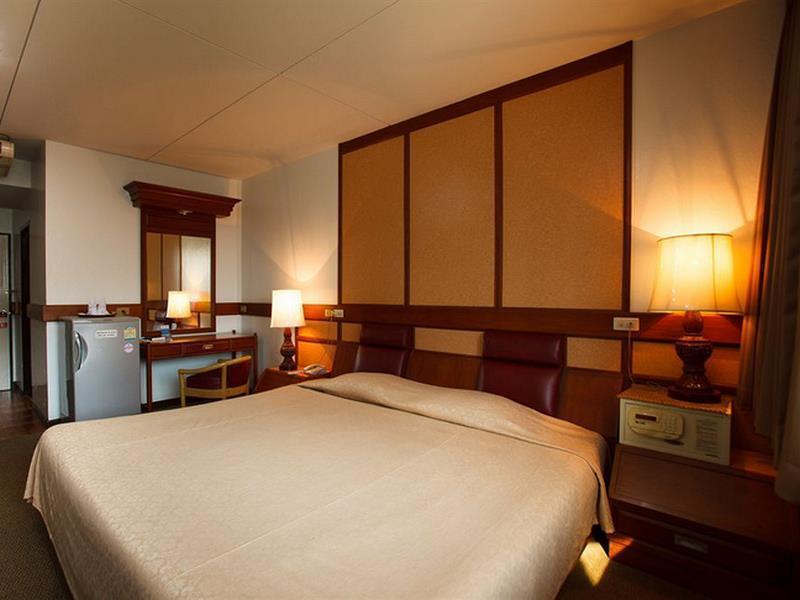 Nana Hotel Bangkok Exterior photo